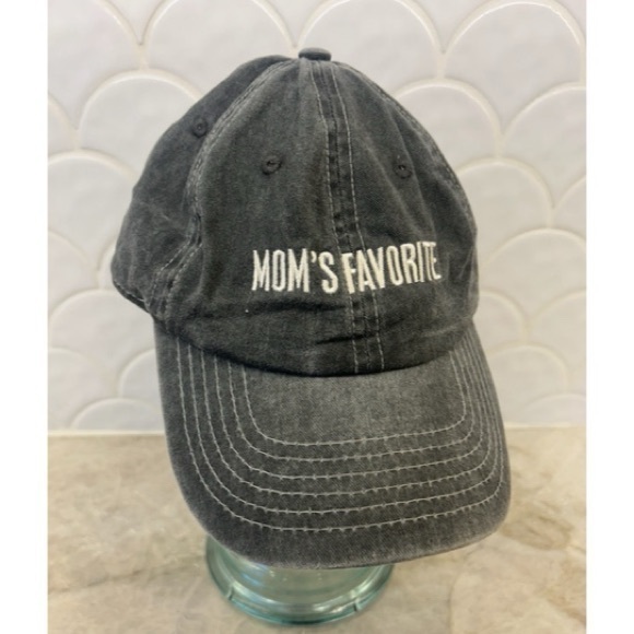 Accessories - Dad hat moms Favorite new!